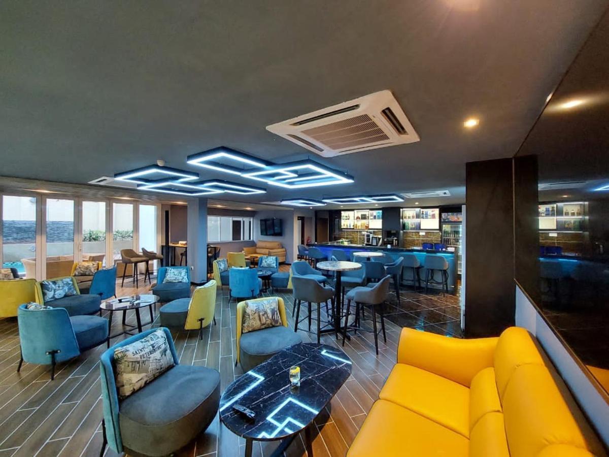 Christee Suites Hotel Malacca Exterior foto