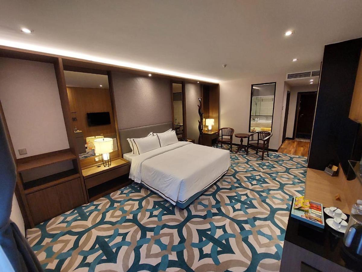 Christee Suites Hotel Malacca Exterior foto