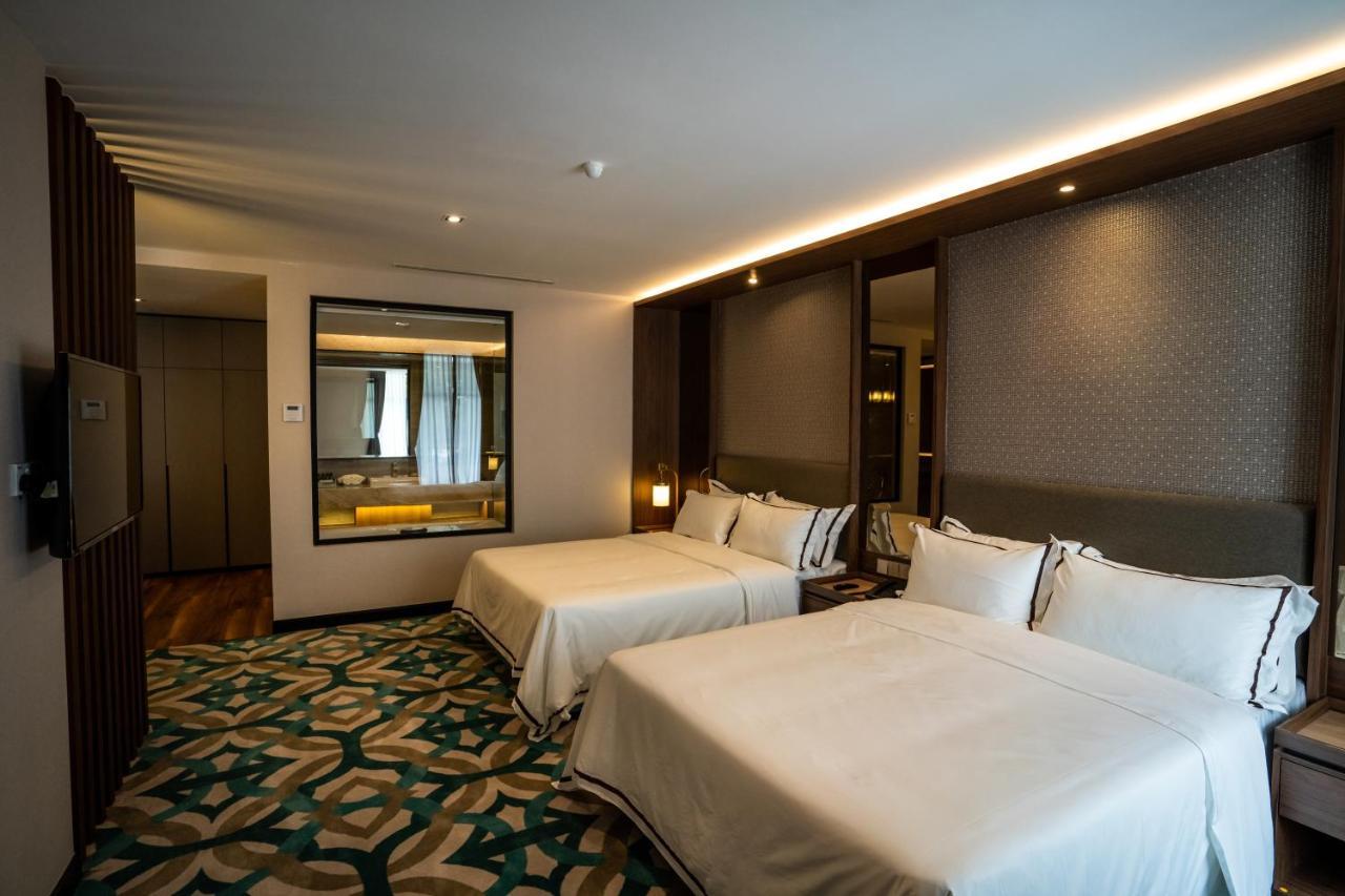 Christee Suites Hotel Malacca Exterior foto